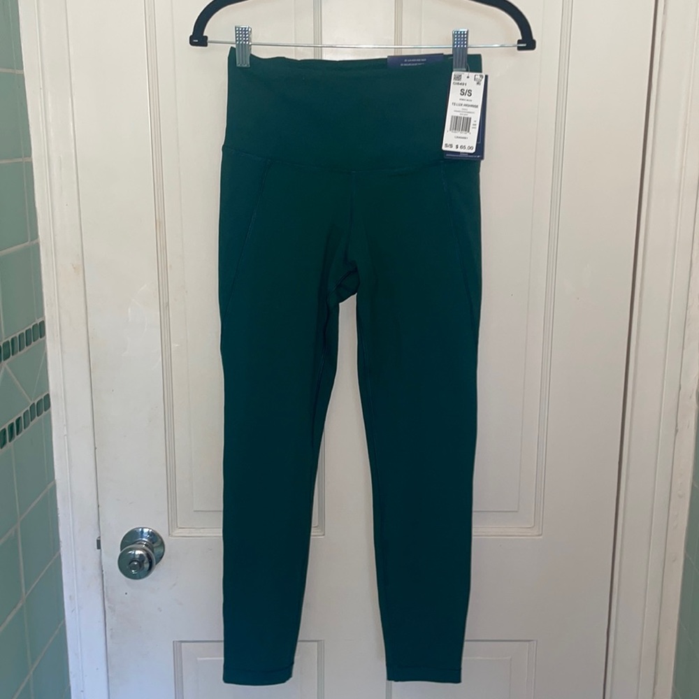 NWT Reebok high rise tight with pocket size small